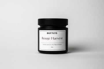 Rouge Harvest Duftkerze – Rhabarber, Brombeere